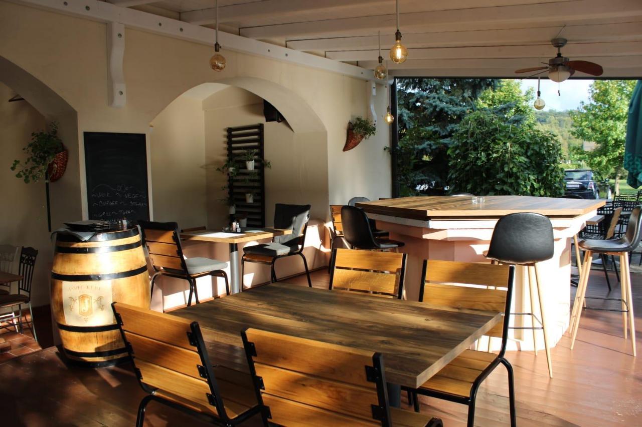 Taverna 1860 Rooms & Apartments Donja Zelina 外观 照片