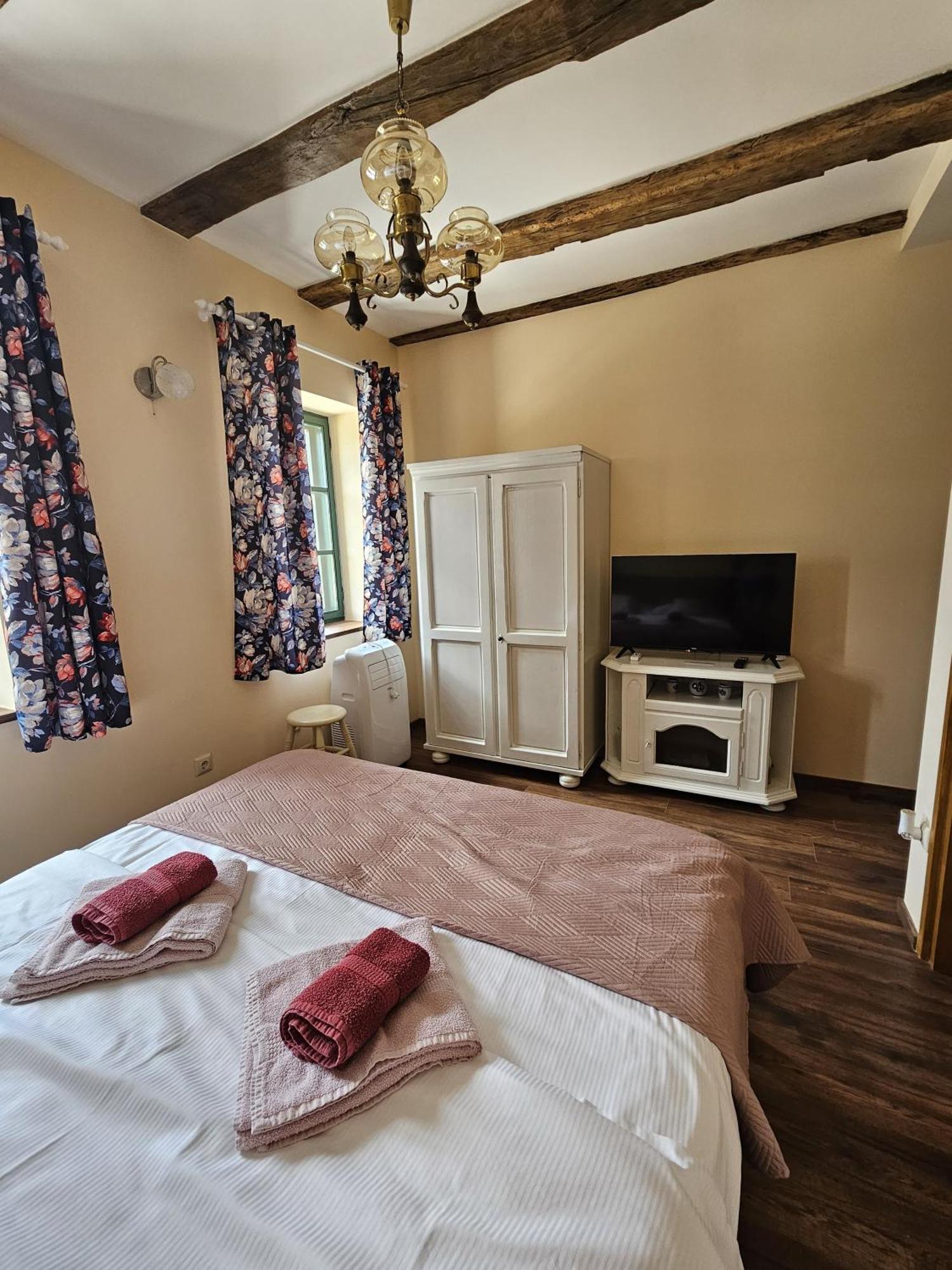 Taverna 1860 Rooms & Apartments Donja Zelina 外观 照片